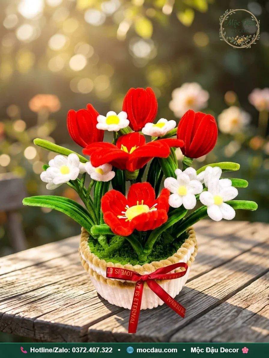 Chậu hoa tulip đỏ