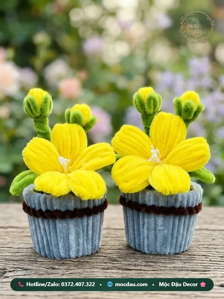 Chậu hoa 5 cánh size mini màu vàng