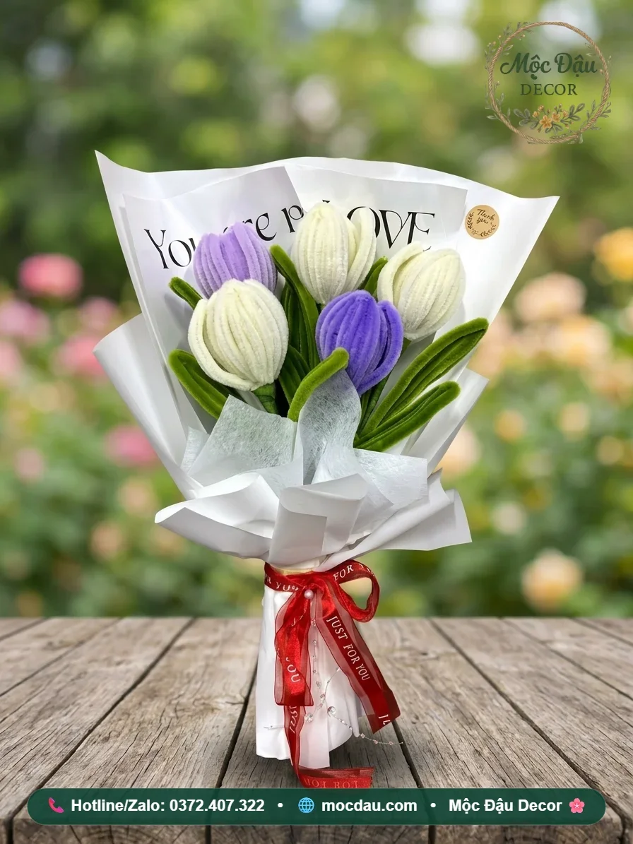 Bó hoa tulip 5 bông màu trắng tím
